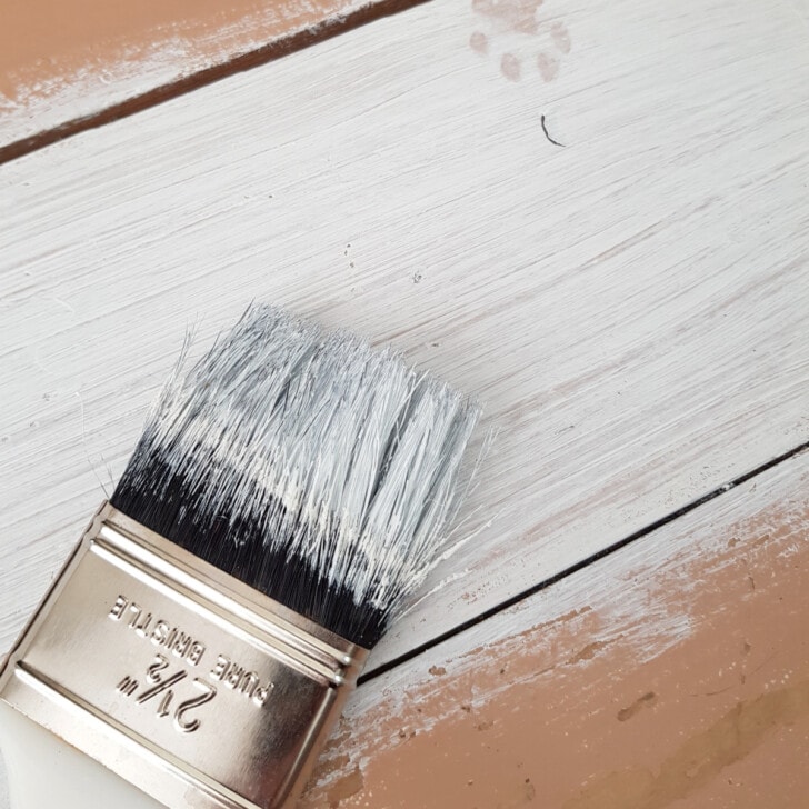 Qué tipo de pintura se debe utilizar para pintar madera