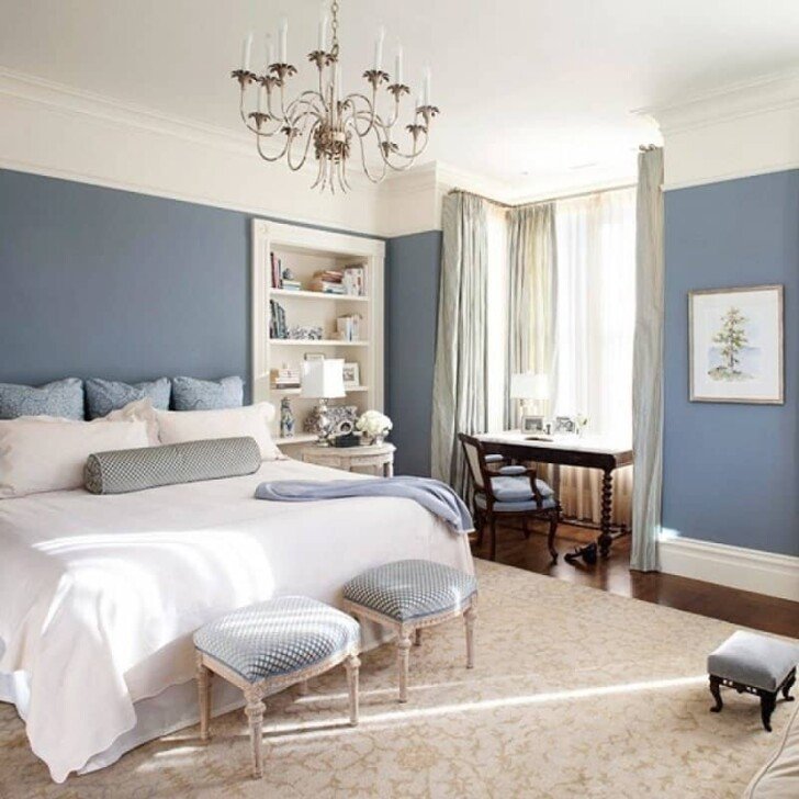 Dormitorio blanco y azul grisáceo