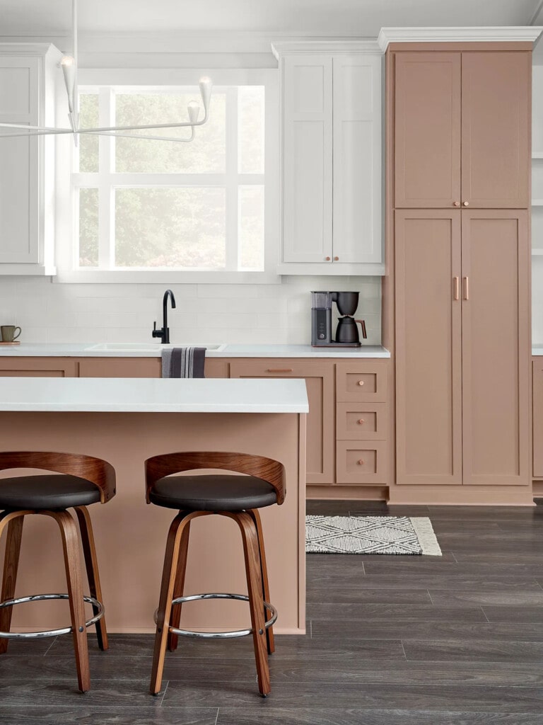 Muebles de la cocina pintados en rosa palo, o rosa viejo